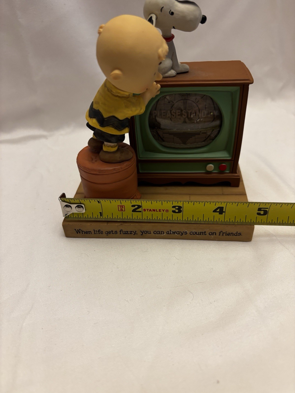 PEANUTS, HALLMARK GALLERY SNOOPY, WATER GLOBE GALLERY, TV DOG W/ BOX