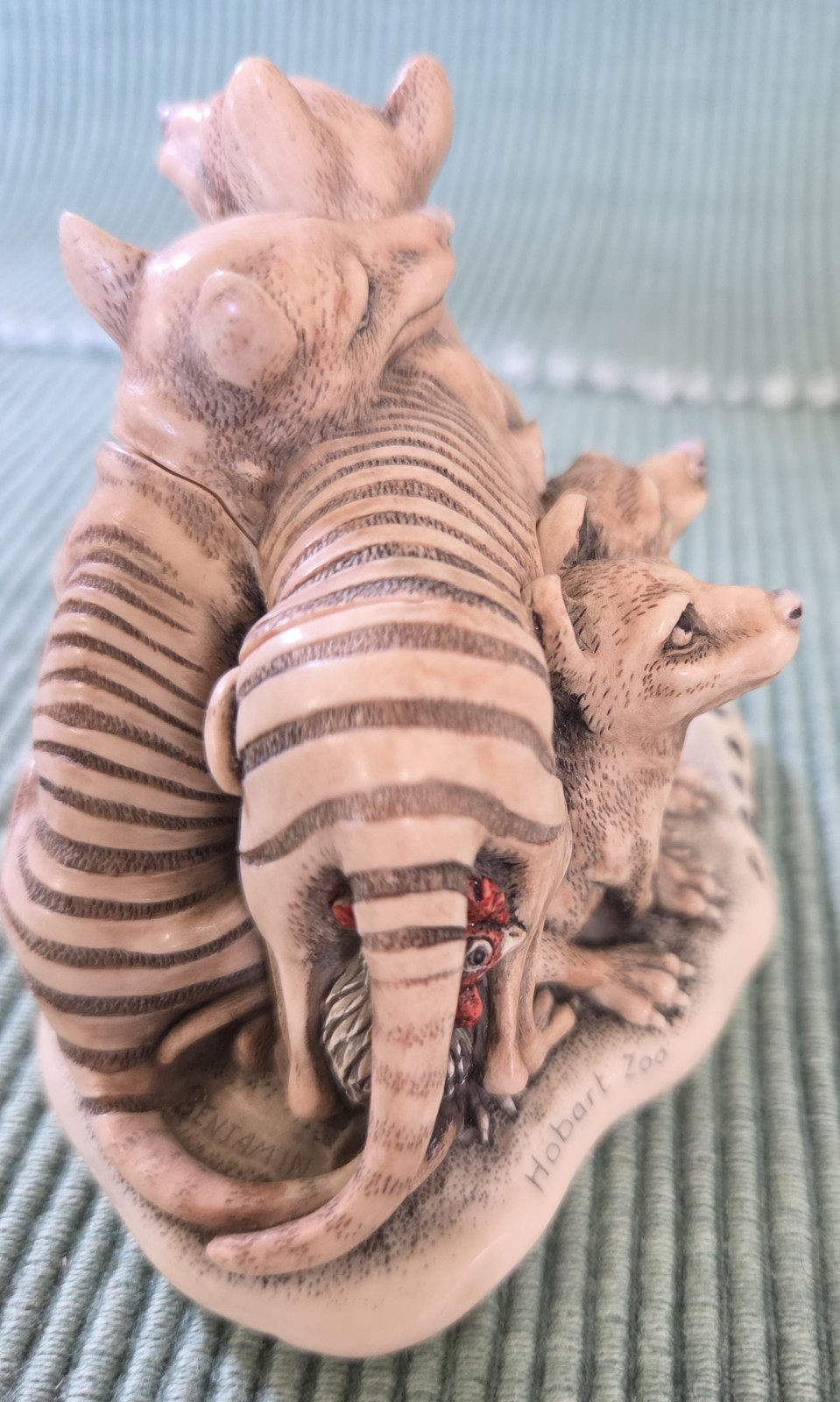 Harmony Kingdom Box “Father Knows Best” Tasmanian Tigers by Peter Calvesbert