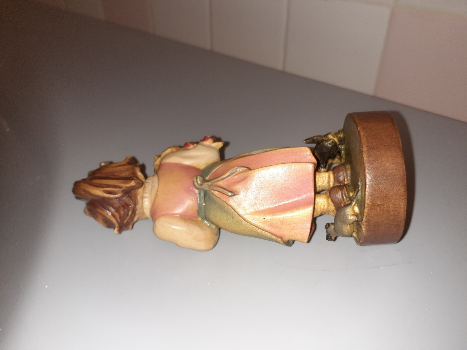 RARE Anri Vintage Light Wood Girl Holding Flowers with Cat & Mouse 5.7″ tall