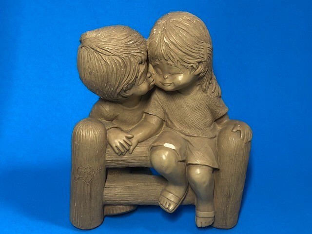 Fannykins by Bill Mack – Peck On The Cheek 1970’s-1980’s Vintage Statue