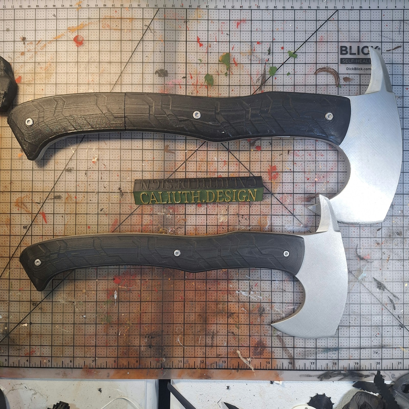 Leon’s Hatchet Cosplay Prop Resident Evil Hand Painted Model / DIY Kit 8 pcs