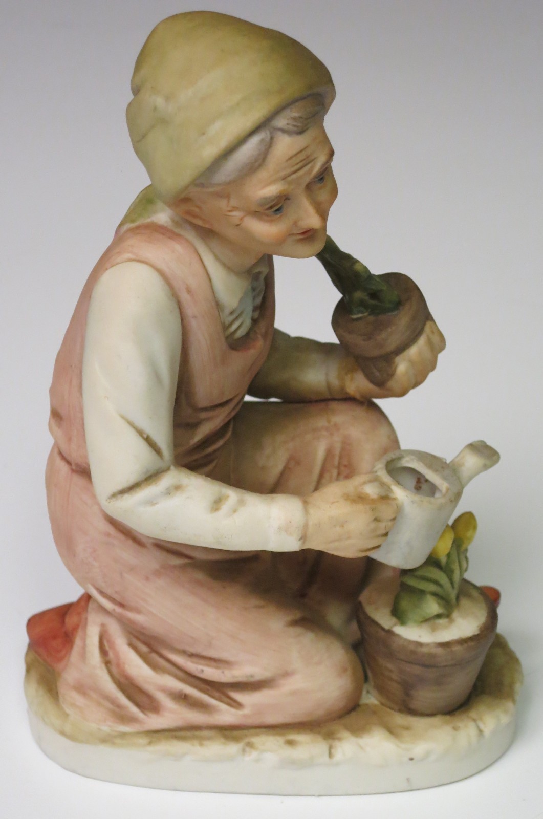 OLD WOMAN Watering Can Porcelain Figurine HOMCO Made In Japan 6.50” Tall VINTAGE