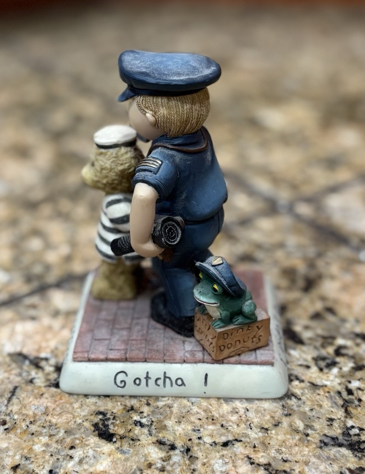 Pre Owned Rare 1998 Zingle-Berry Chuck Berry Yes Sir Mr Officer Figurine #2E/567