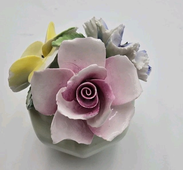 Vintage Crown Royal Bone China England Flower Bouquet Arrangement 3″