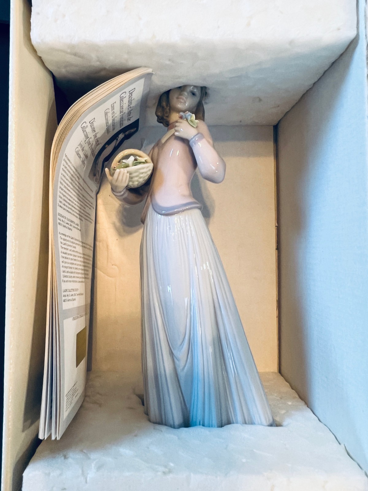LLADRO “Innocence In Bloom” #7644- RETIRED Excellent Condition, Original Box