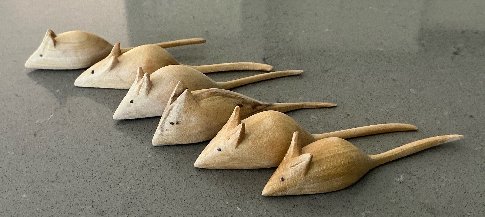 Hand Carved Mice Wood Small Vintage 3 1/2″ Set of six (6)
