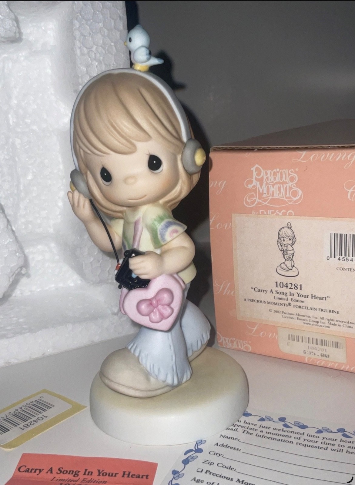 Precious Moments 104281 “Carry A Song In Your Heart” Figurine 2002 W/Box girl