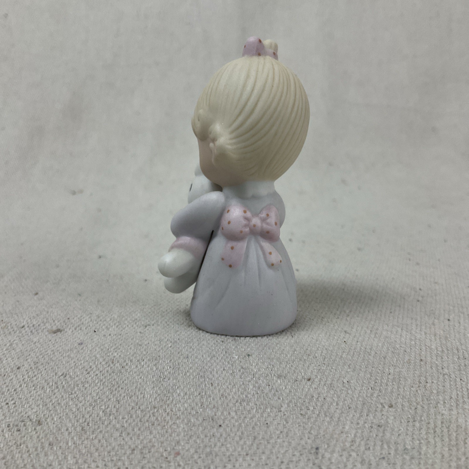 Precious Moments | Jesus Loves Me E-1372 Figurine