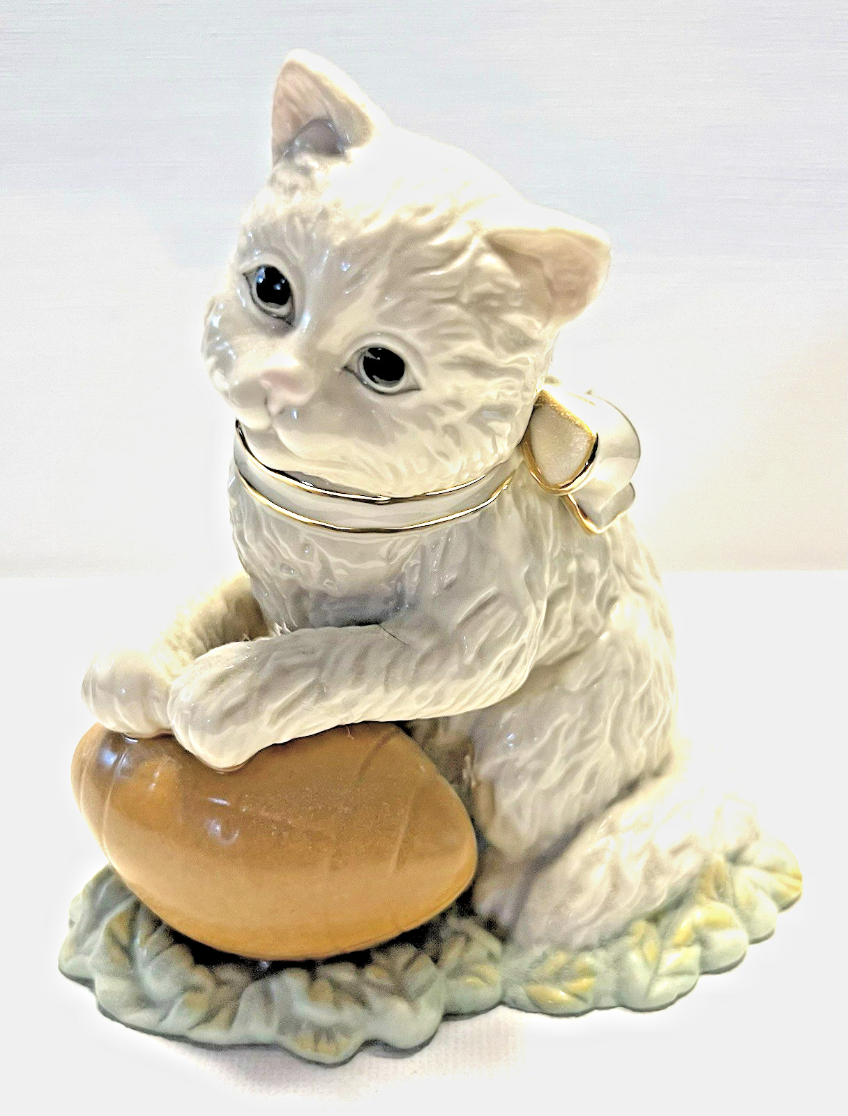 Lenox 12 Months of Kitties Touchdown Kitty Cat Sept. Football Figurine No Box