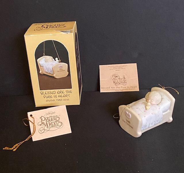 PRECIOUS MOMENTS E-0518 BLESSED ARE THE PURE IN HEART-1983 J&D ORNAMENT w/BOX-VG