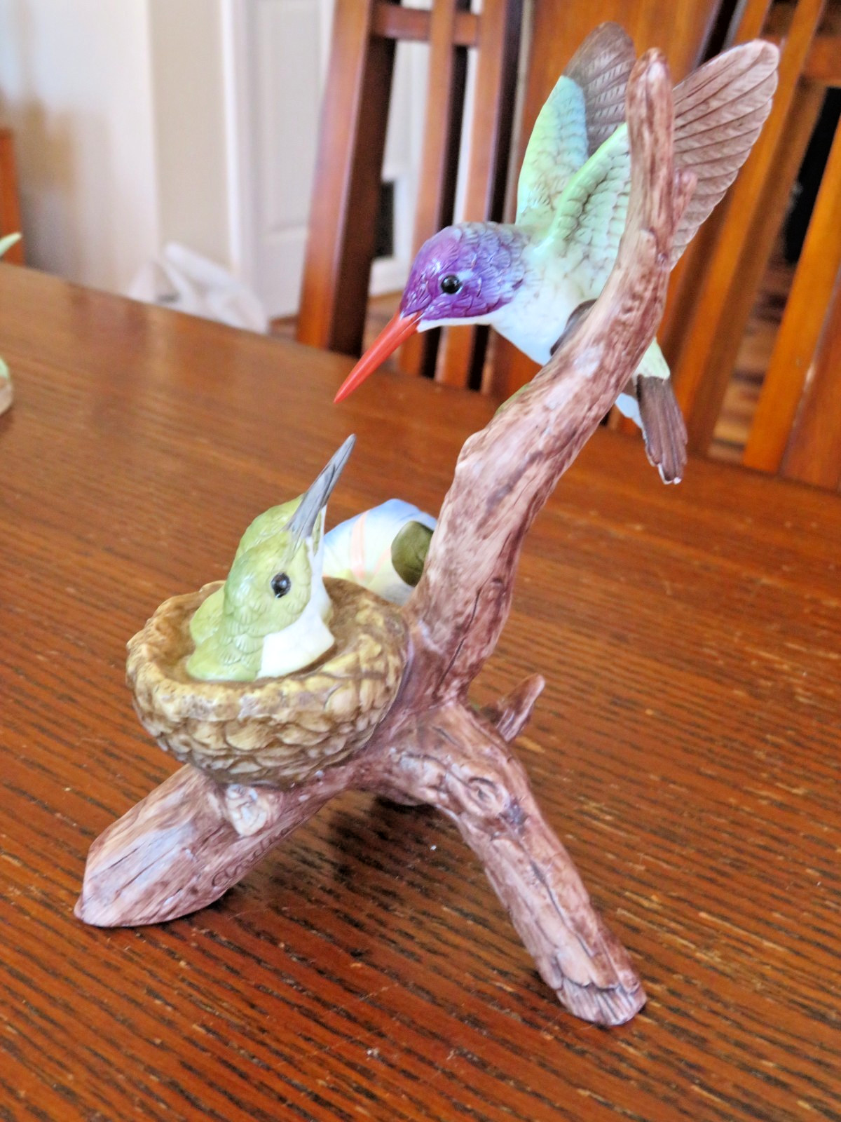 ANDREA BY SADEK VIOLET-CROWNED HUMMINGBIRD w BABIES #9030 WITH BOX (repaired)