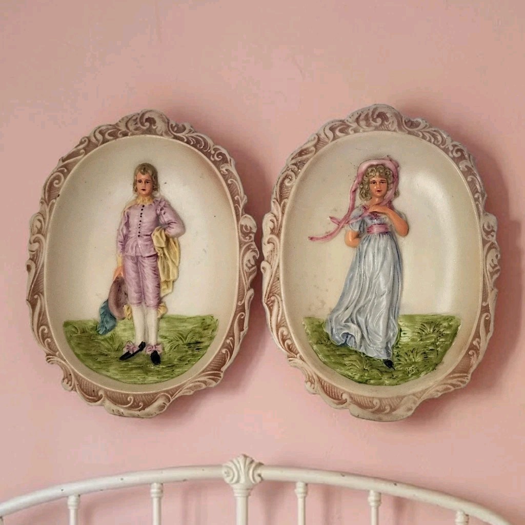 Vtg 3D Oval Wall Plaques Hand Painted Resin Neo-Classical Style 8″T 2pc Set EC
