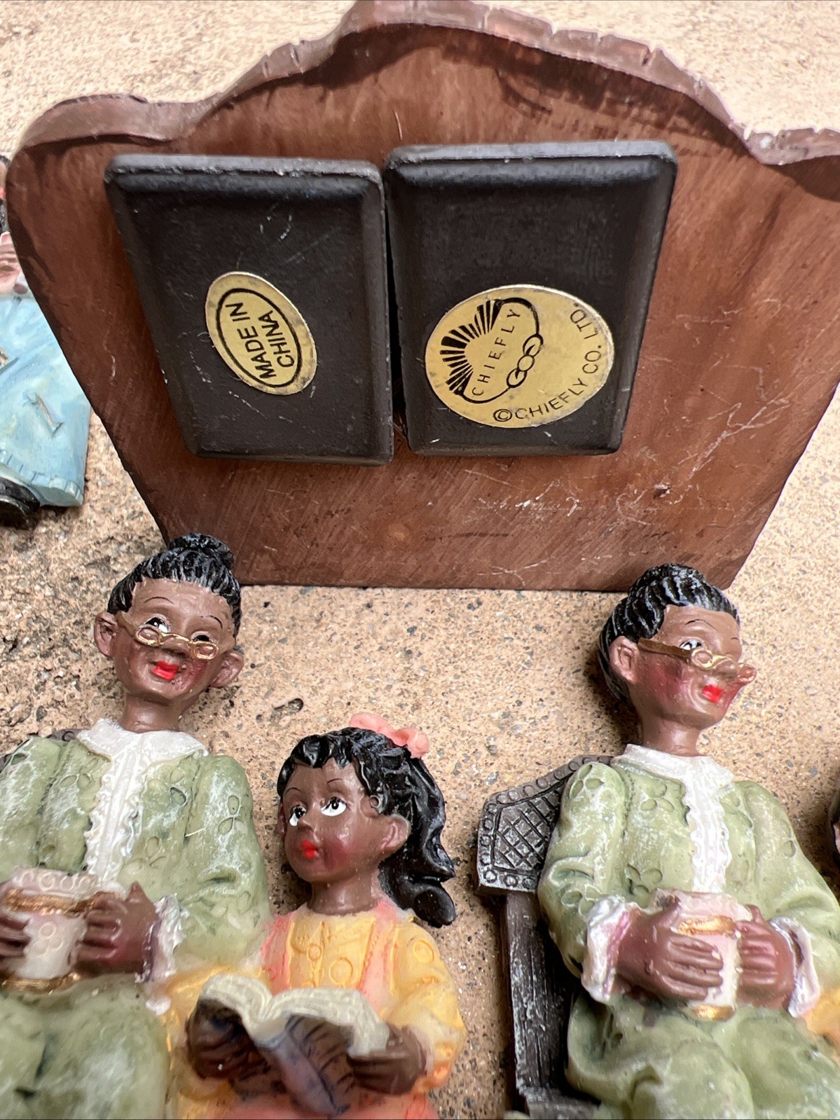 Ebony African-American Figurine Family Grandma Bible Chiefly Co. Magnet Vtg Rare