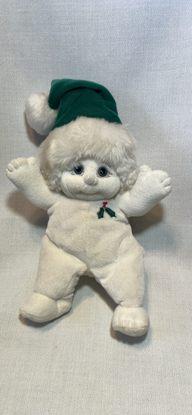 Dreamsicles Angel Hugs Plush Dawn In mint condition. #8031