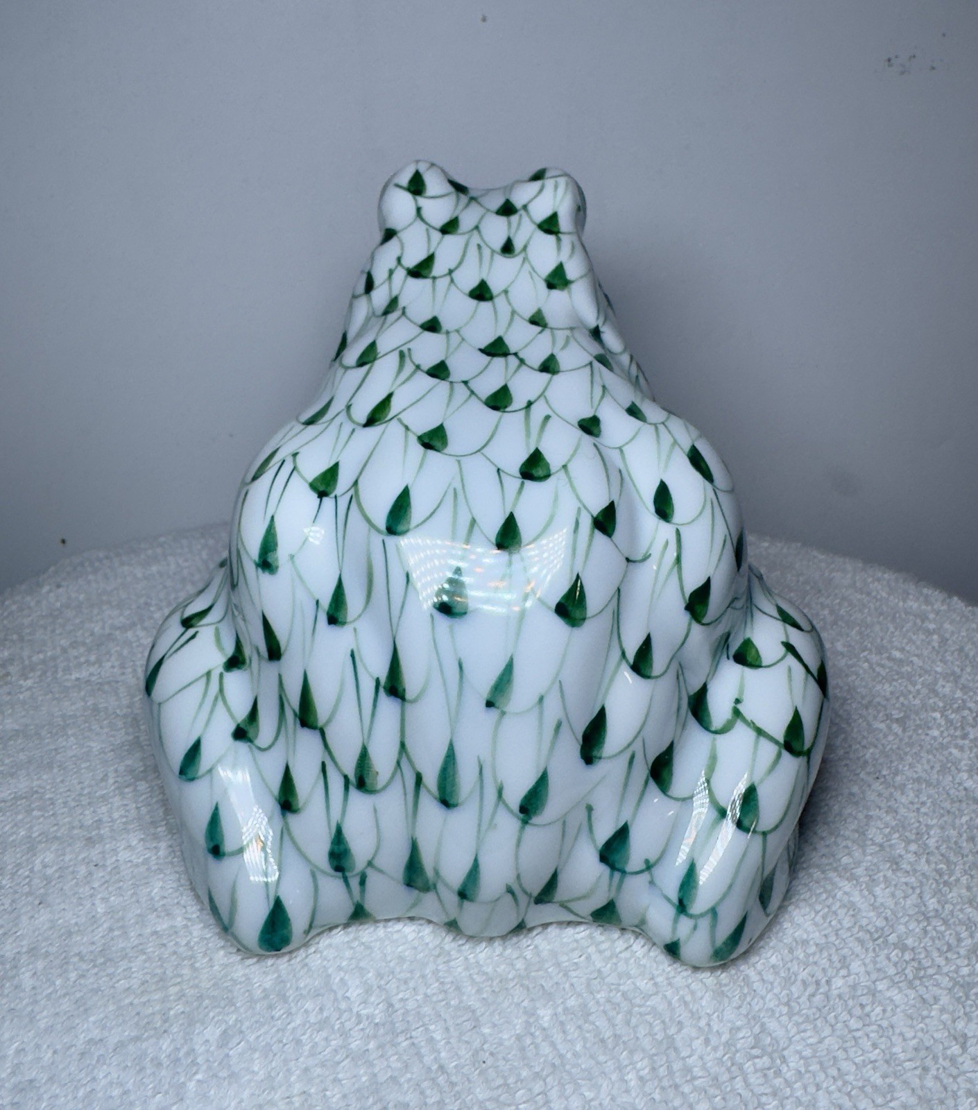 VINTAGE HAND-PAINTED GREEN FISH-NET FROG BY ANDREA BY SADEK MADE IN THAILAND