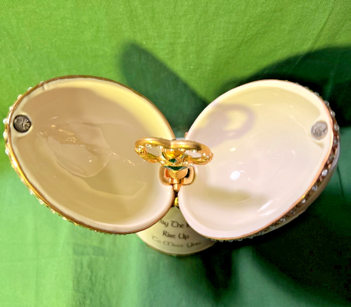Irish Treasure Emerald Jewel Porcelain Musical Egg Crystals, 22K Plated Claddagh
