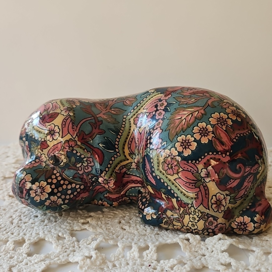 VTG Glazed Decoupage Fabric Floral Patchwork Ceramic Puppy Dog Foam Bottom 8″x5″