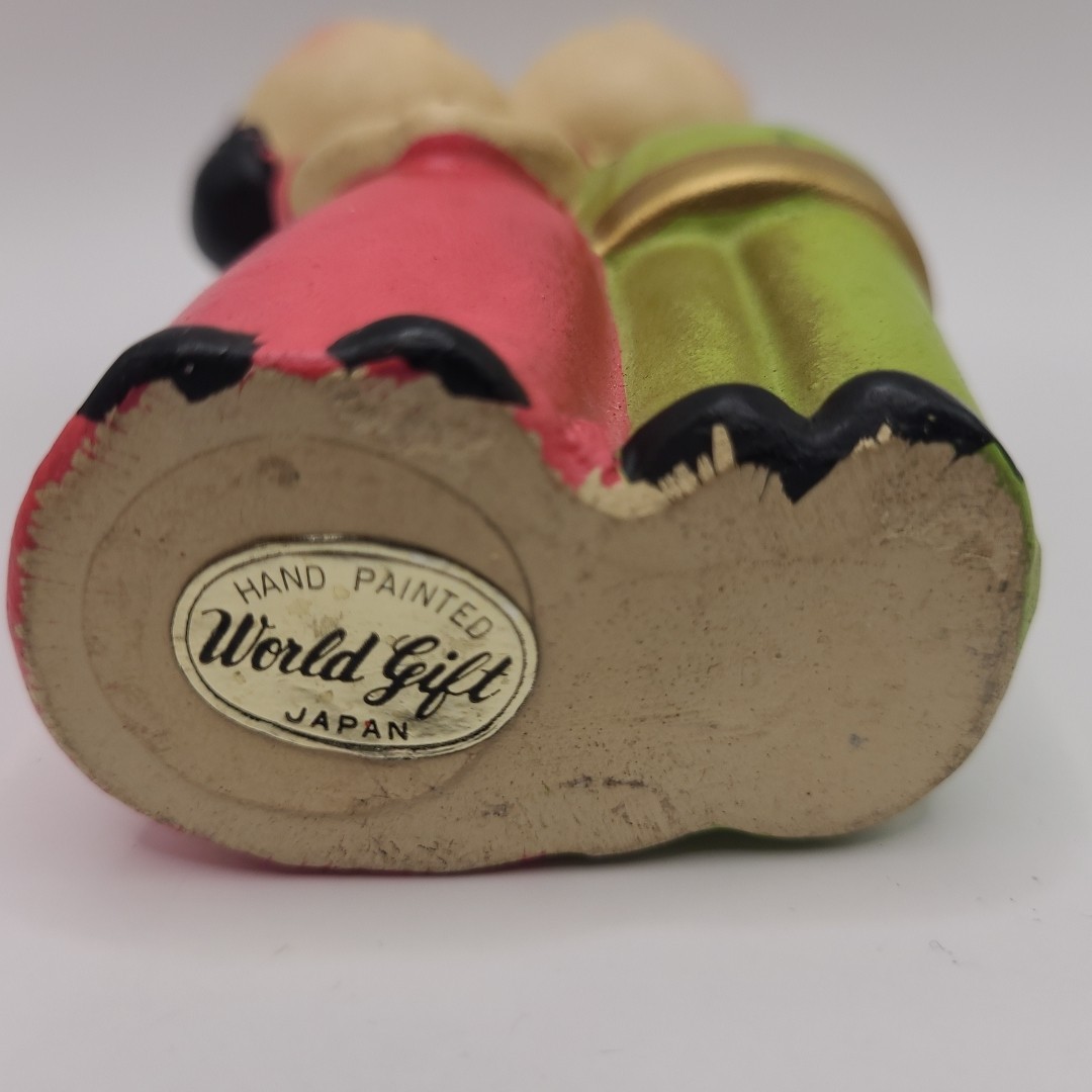 1964 NY World’s Fair Souvenir Hand Painted “It’a a Small World” Chalkware 4.5″