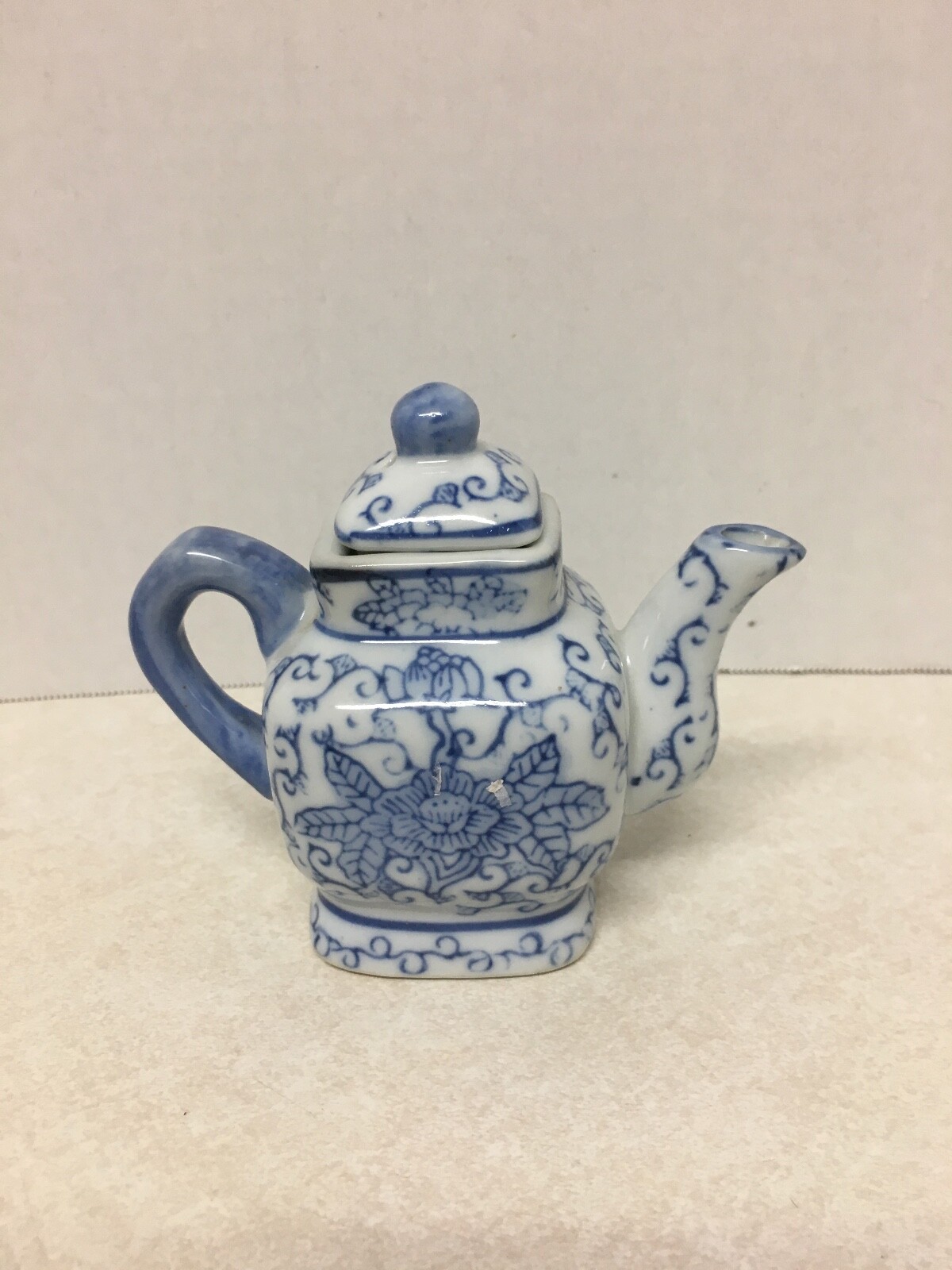 Set Of 2 Minitature Porcelian Oriental Teapots Blue Floral
