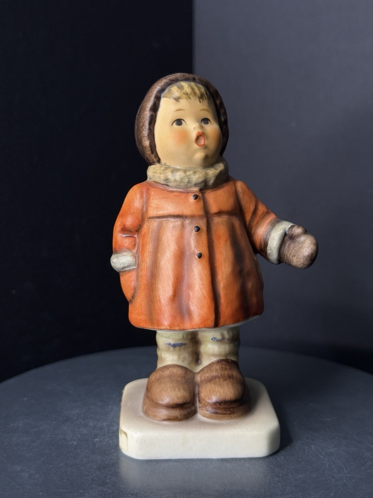 Goebel Hummel Winter Song 476 No Crazing! Mint Free Shipping
