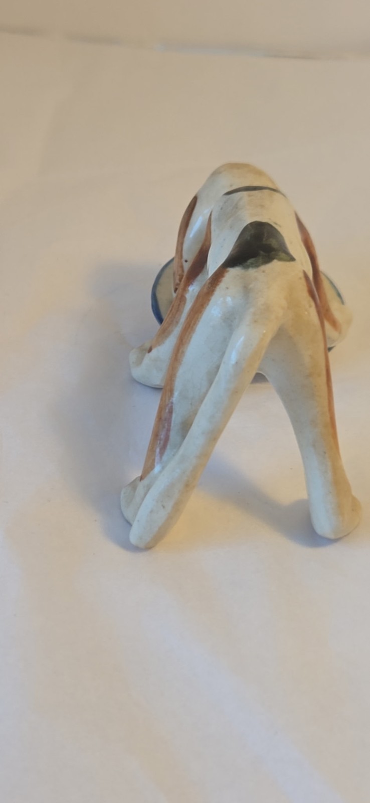 VTG Ceramic Bloodhound Hound Dog Licking Plate Figurine Hand Painted JAPAN
