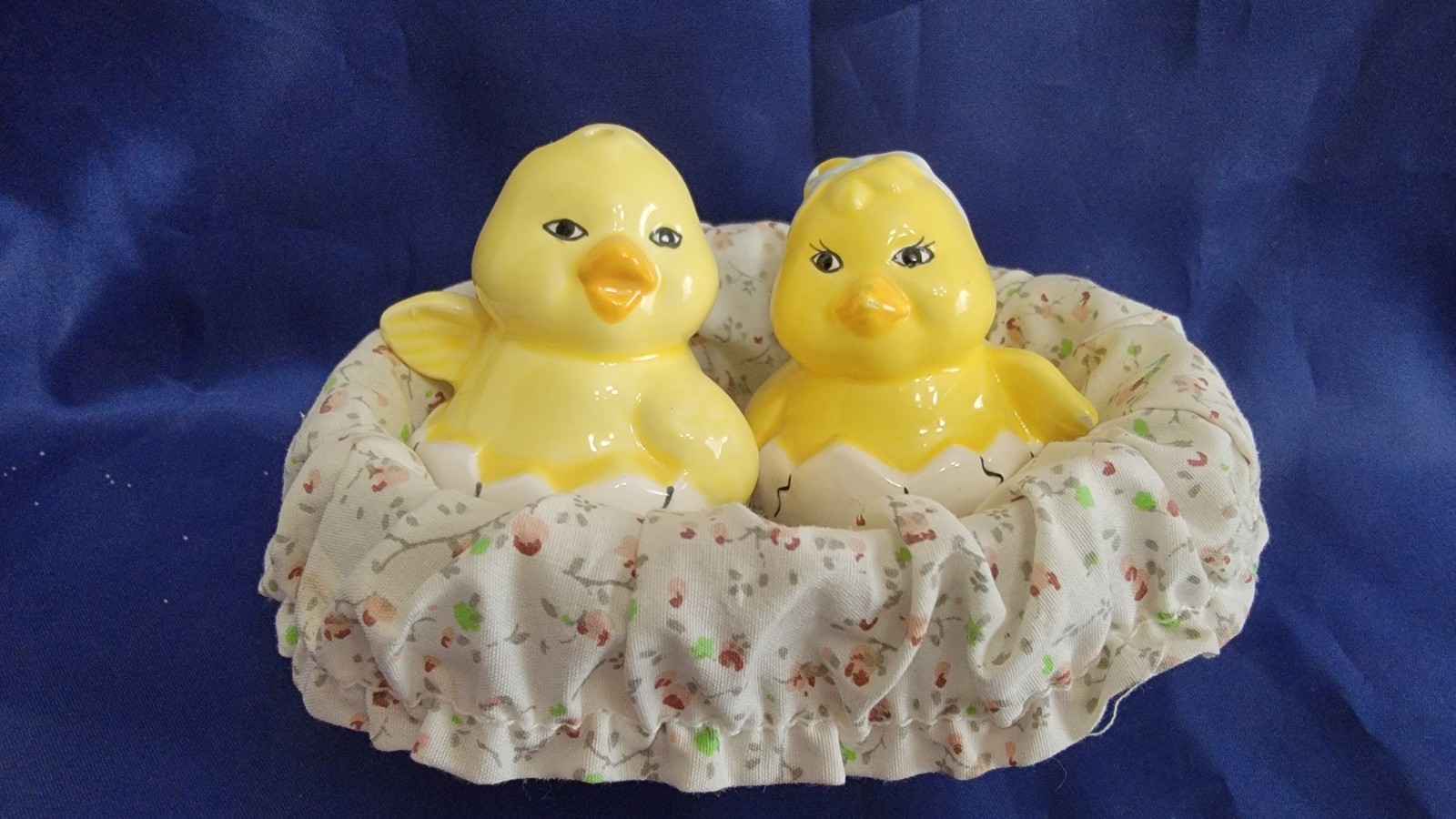 2 Vintage Porcelain Figurines Hatching Yellow Chicks Wicker Basket