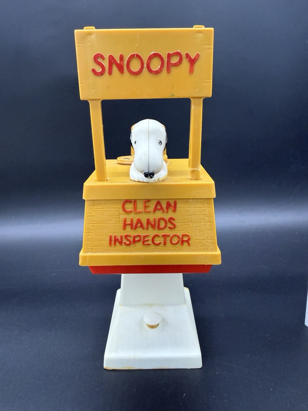 Peanuts Bathroom Collectible Set Snoopy Charlie Brown Linus Peanuts gang