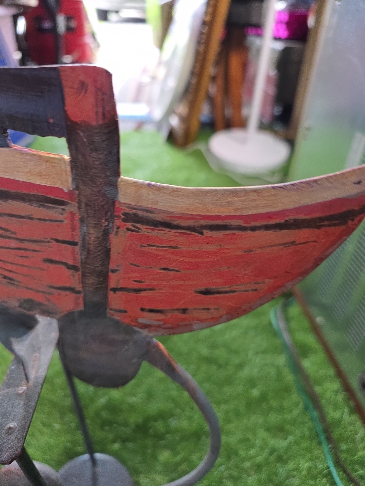NICE VINTAGE PENDULUM BALANCING SCULPTURE MAN BOAT ROWING 16″ PAINTED METAL