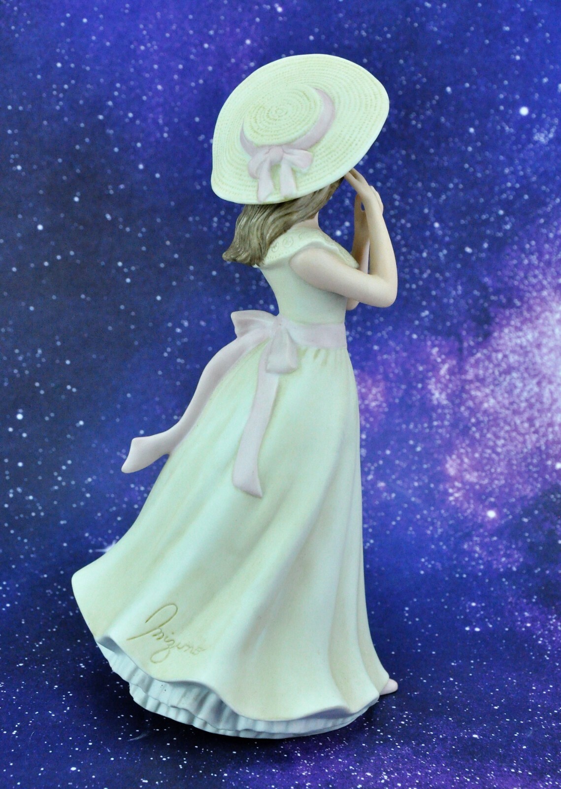 Home Interiors “Masterpiece Collection” Melanie 1996 Porcelain Fig(BI#MK/190619)