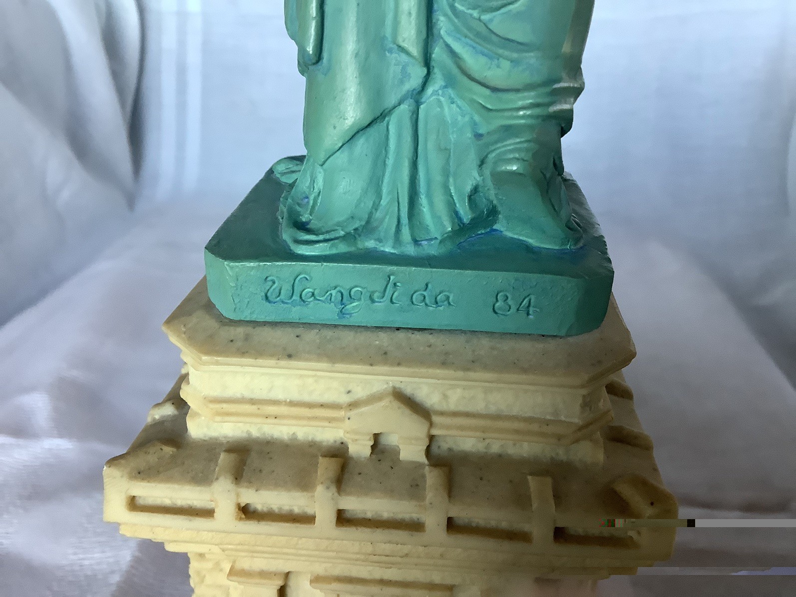 Alva-Barrett Colea Inc Statue of Liberty Resin Figurine Green Beige 1982