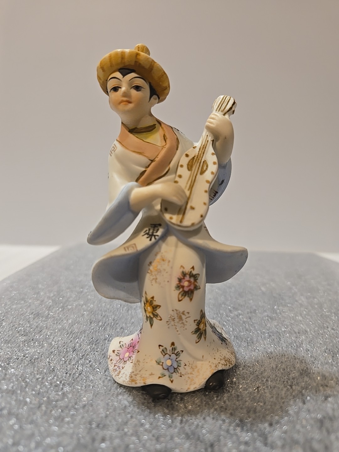 Vintage 4″ Lefton Japan Porcelain Figurine KW1701 w/ Original Sticker