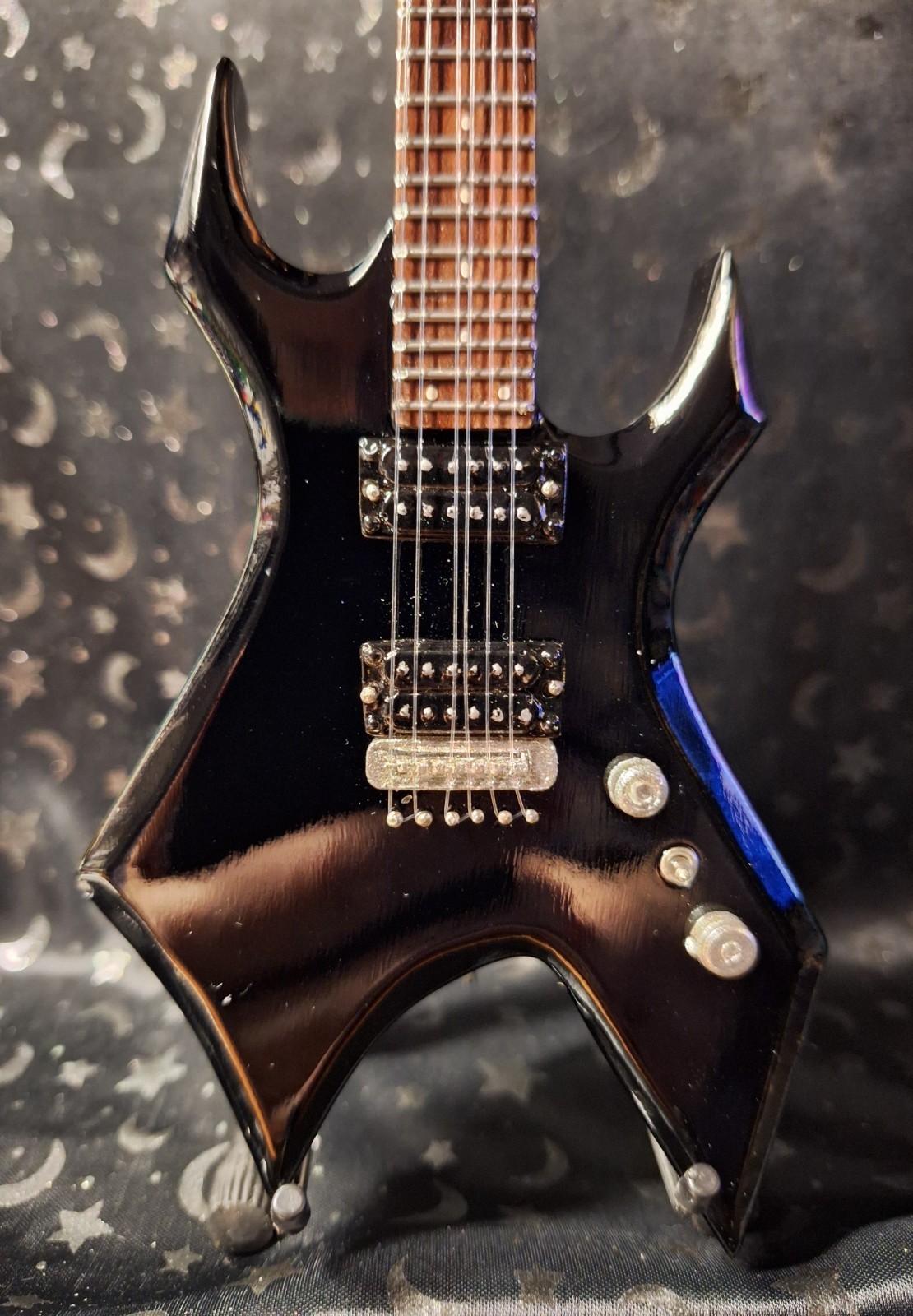 Axe Heaven Miniature Guitars Eddie Stranger Things B.C. Rich Warlock – NIB