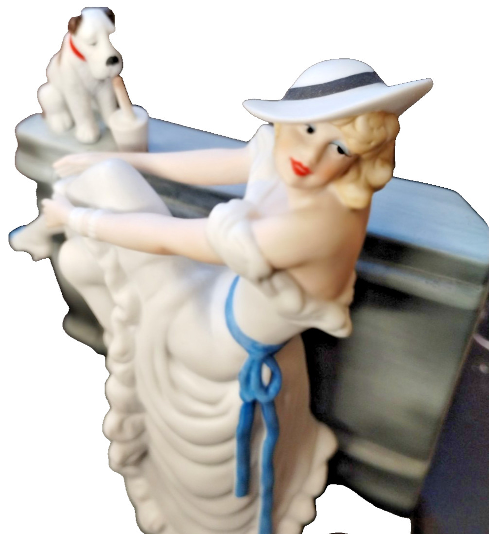 Louis Icart ( 1888-1950) Figurine 1936 Au Bar signed byLuis Icart hand painted