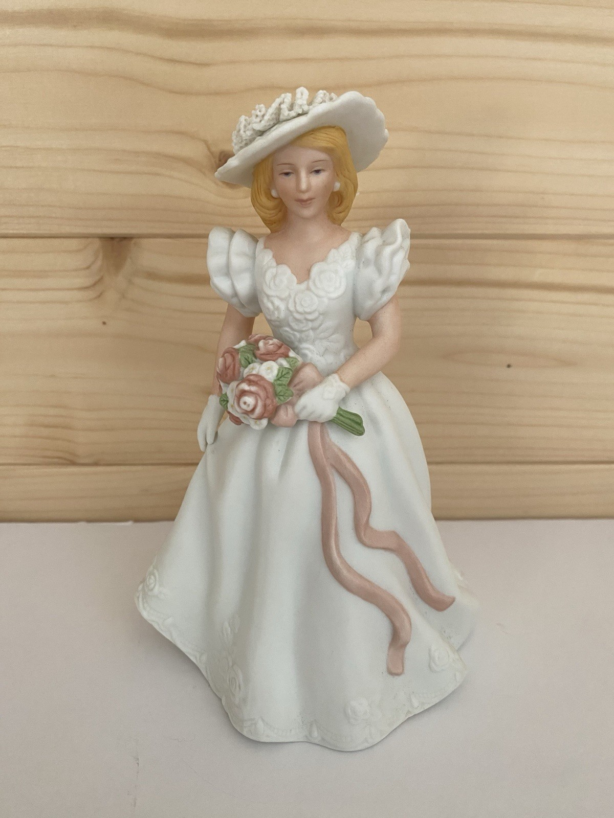 Vintage 1986 AVON Summer Bride Figurine Porcelain Wedding Keepsake Bride