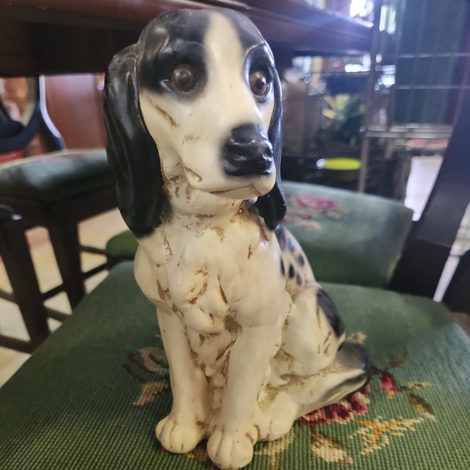 SPRINGER SPANIEL BLACK/BROWN/CREAM FIGURINE 8.5 “IN TALL 5.5 IN WIDE BROWN EYES