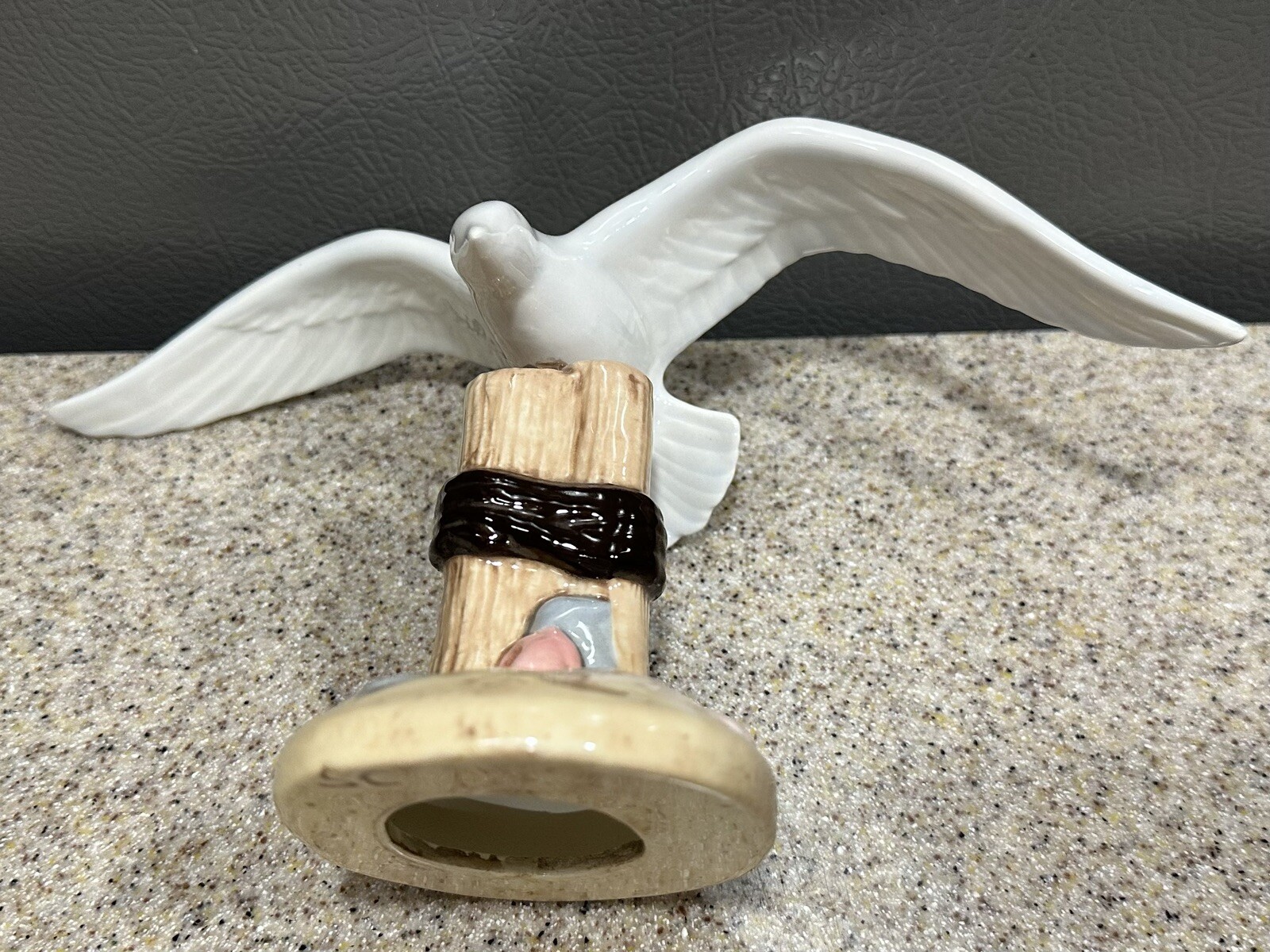 Seagull Bird Beach Nautical Figurine Hand Painted Ceramic Piece 5″x9″ Wingspan