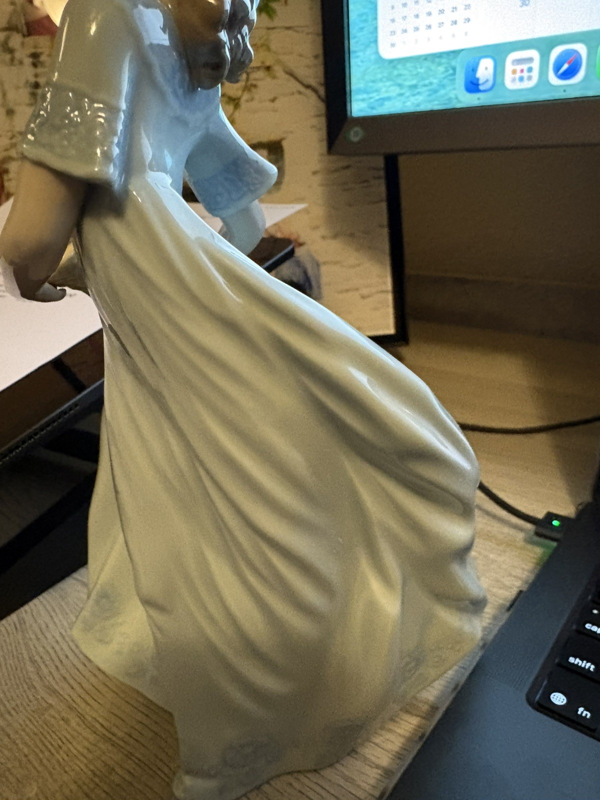 LLADRO “Spring Enchantment” #6130 – Elegant Woman with Flower- Signed/Dated