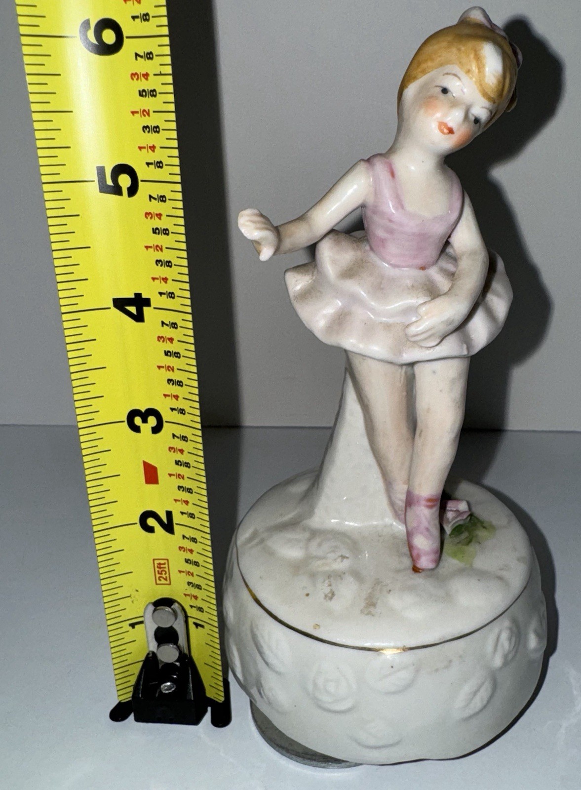 Vintage Porcelain Ballerina Music Box 6″ Figurine Plays Swan Lake Rotating Pink