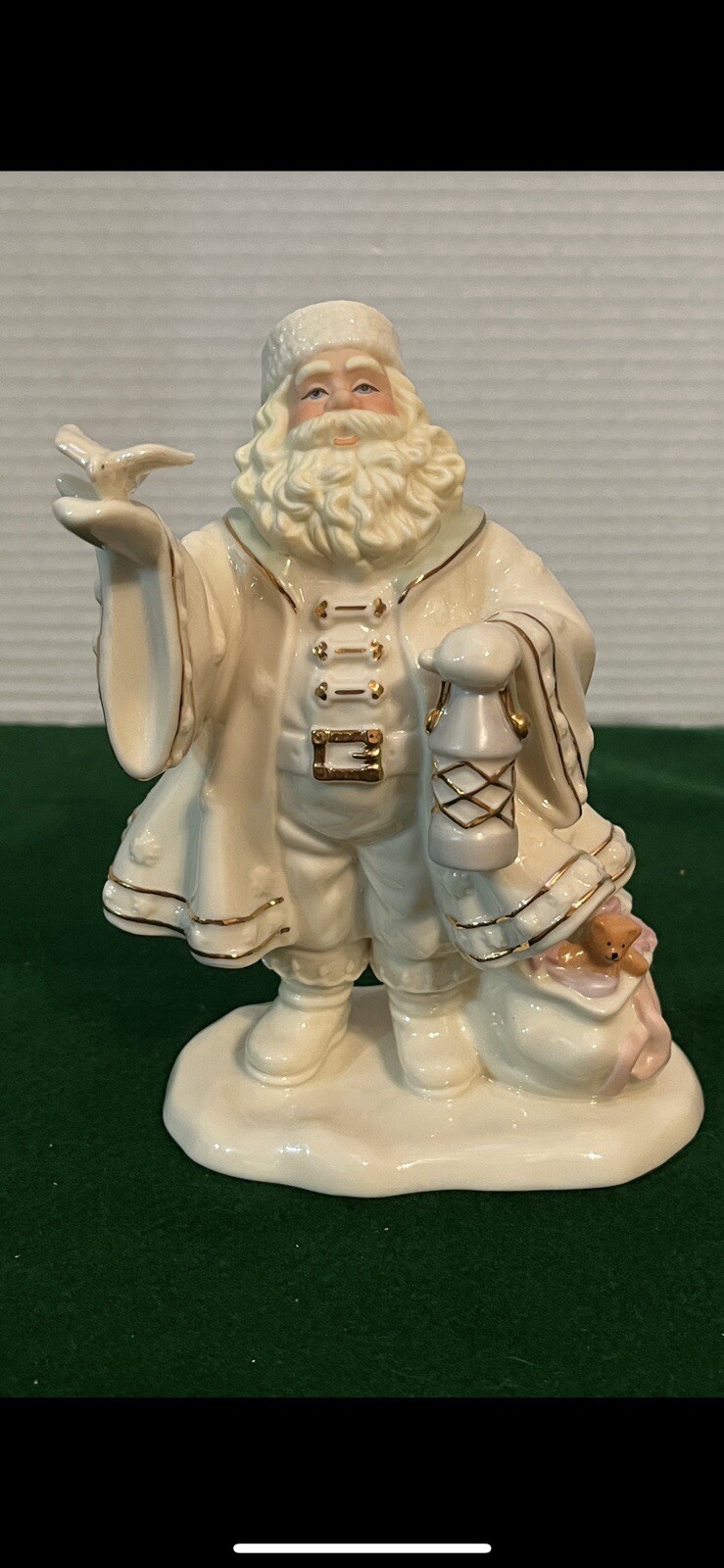 LENOX CLASSIC GRANDFATHER FROST SANTA DOVE FIGURINE. ORIGINAL BOX