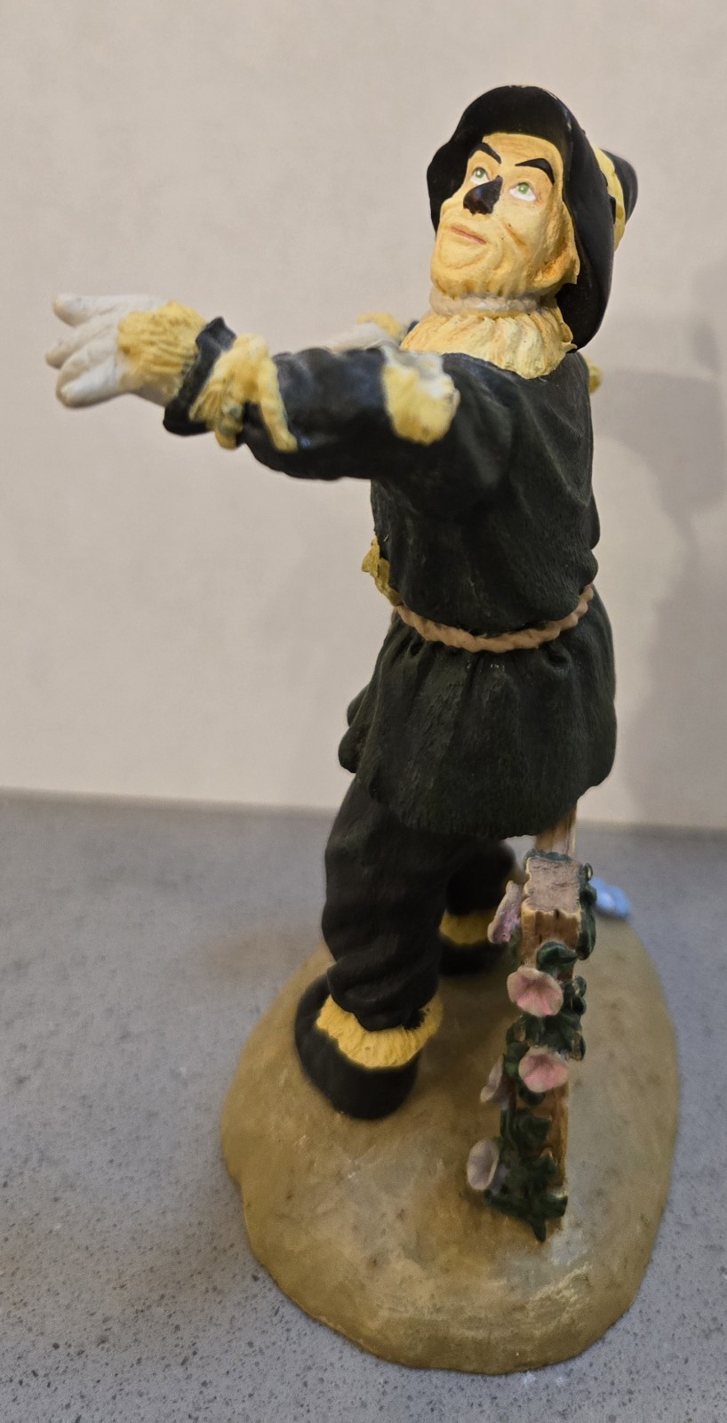 Wizard of Oz Dorothy Tin Man Scarecrow figures Enesco Turner Entertainment 1999
