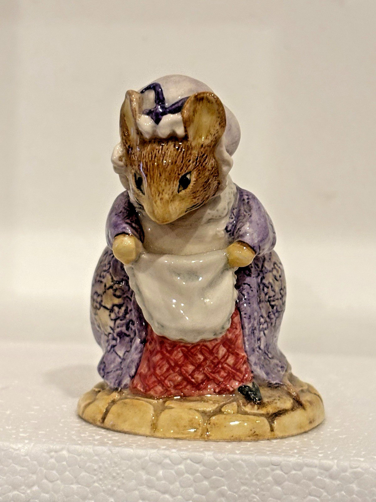 Royal Albert Beatrix Potter Figurine Lady Mouse Made A Curtsy