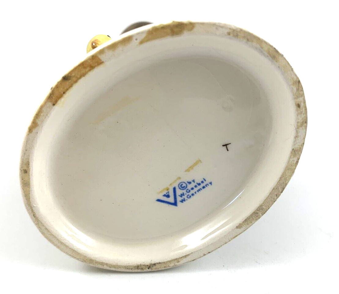Feeding Time #199/0 | Hummel Goebel | 1948 | 4.5″ | Vintage | Very Good | Used