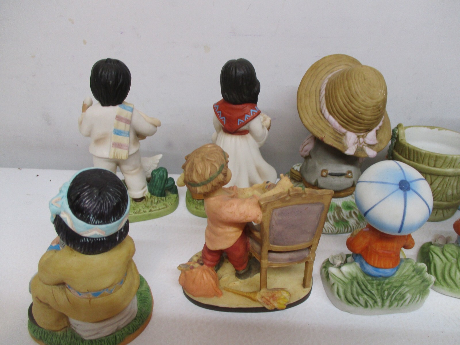 Lot Of 12 Vtg Figurines HOMCO-ARDCO-Tender Times And And More