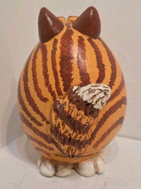 Vicki Thomas Signed Whimsical Orange Tabby Fat Cat Figurine Folk Art 1997