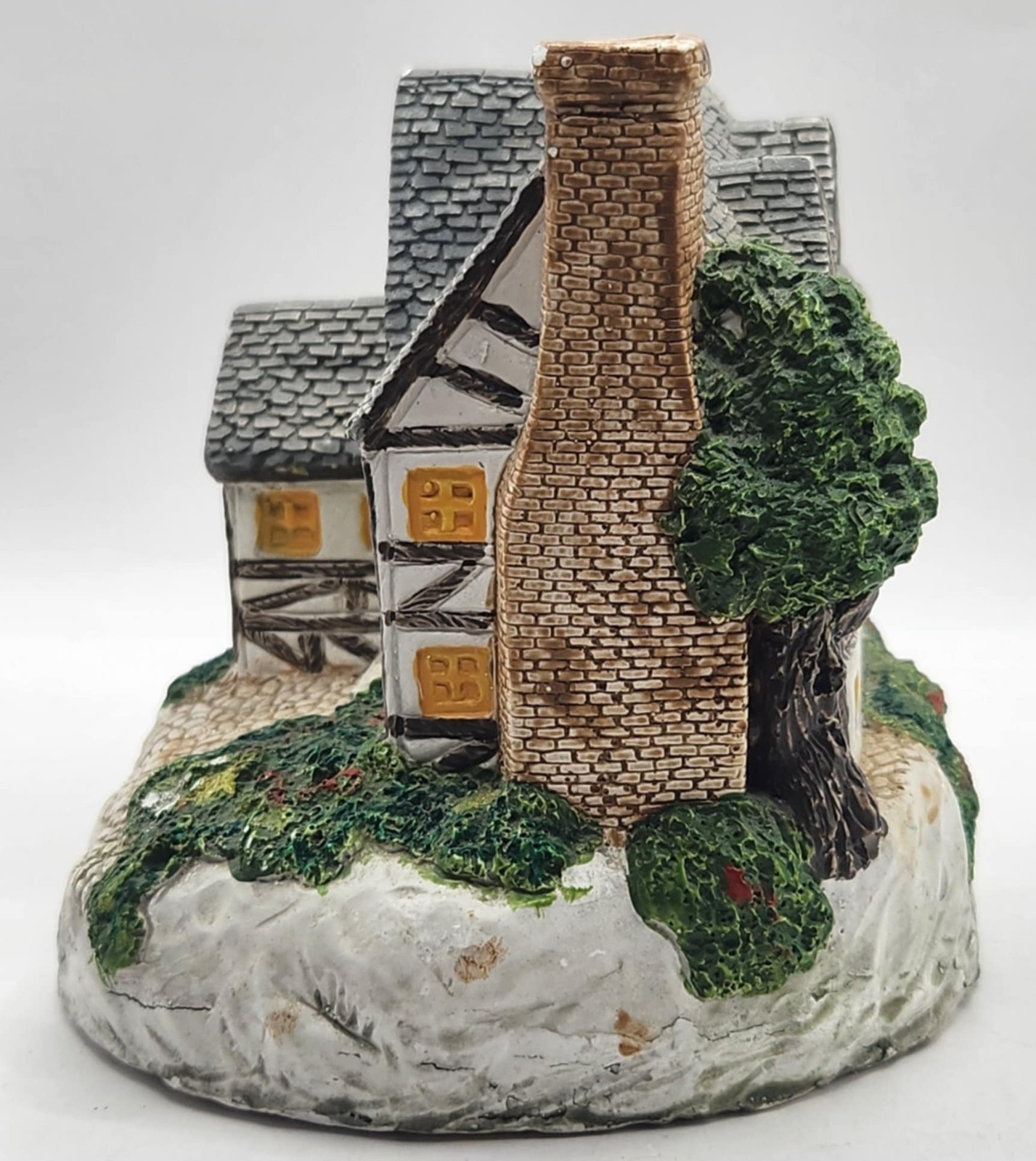 Two Vintage Cottages 5″ tall