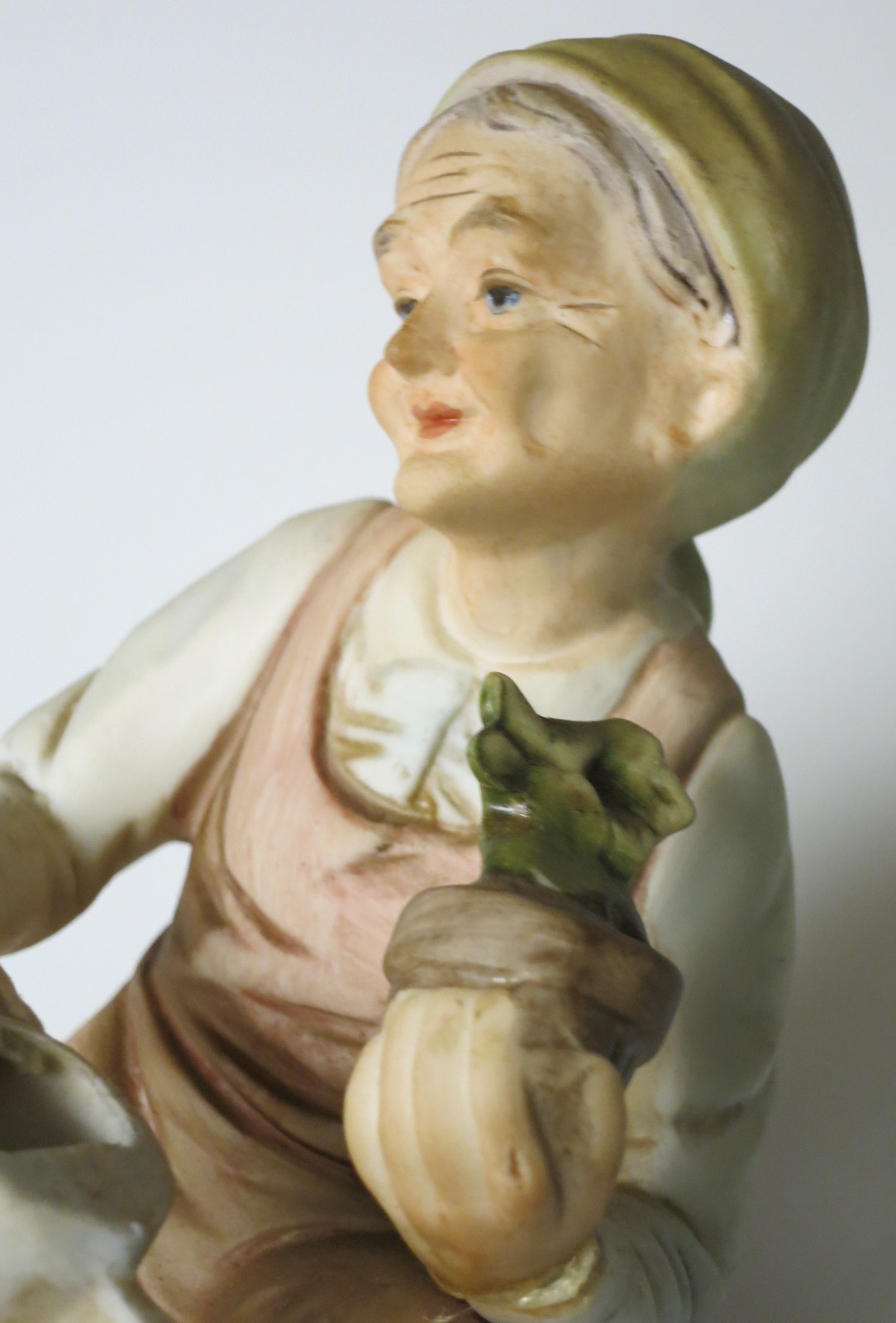 OLD WOMAN Watering Can Porcelain Figurine HOMCO Made In Japan 6.50” Tall VINTAGE