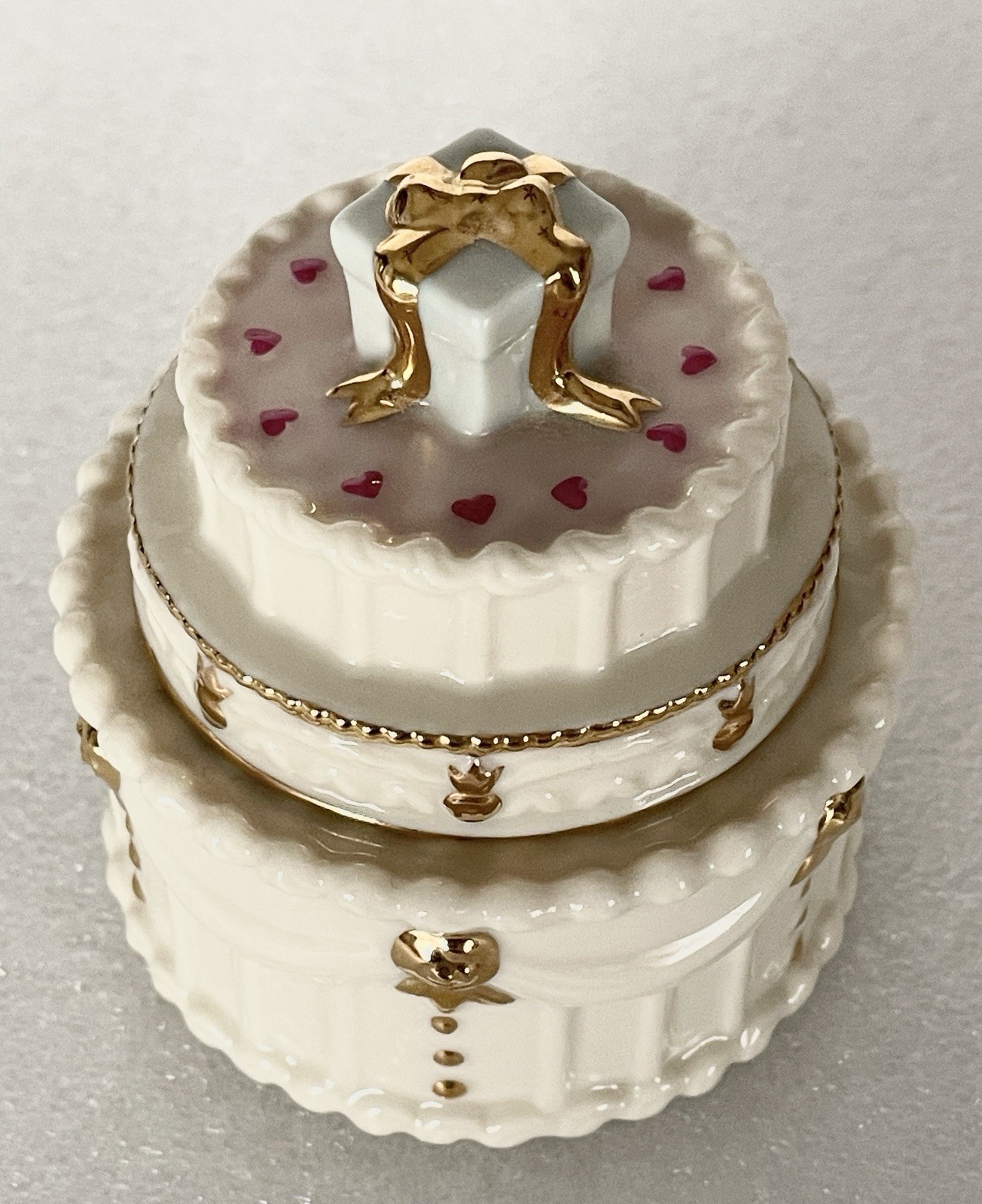 LENOX BONE CHINA “BIRTHDAY WISH” CAKE TRINKET BOX ~ SENTIMENTS COLLECTION ~ NEW