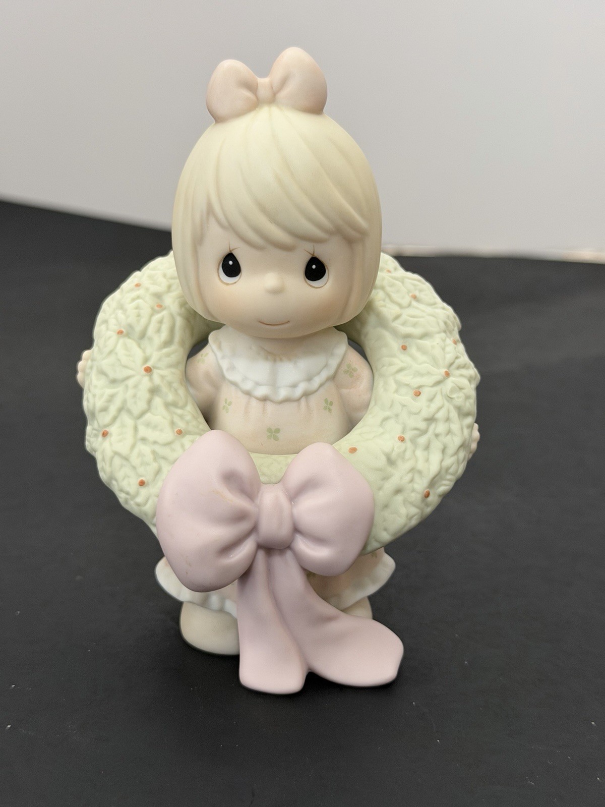 Precious Moments Porcelain Figure SURROUNDED BY JOY 531677