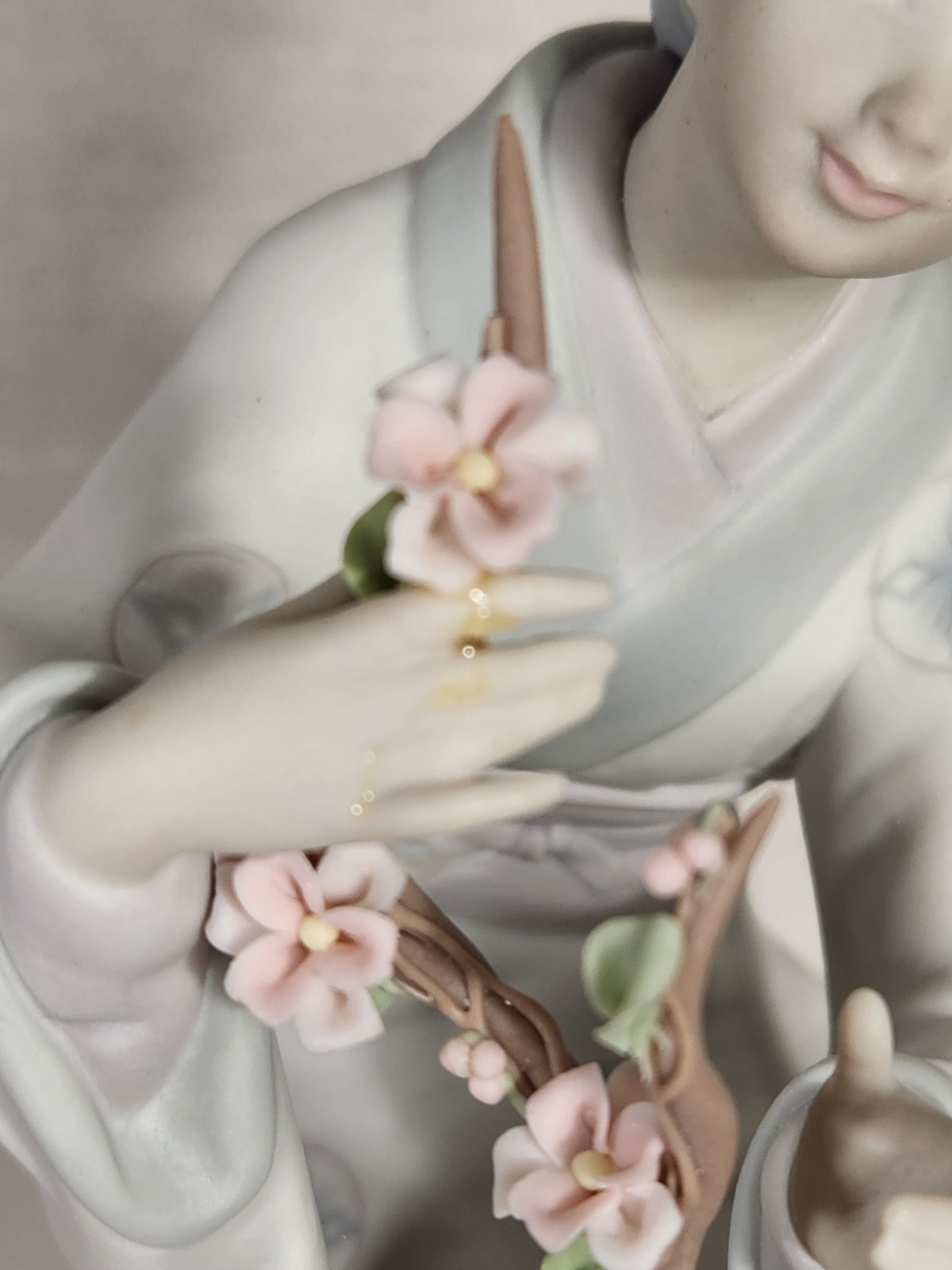Lladro #4840 Matte Japanese Girl Decorating Geisha Flower Arranger Figurine Ret.