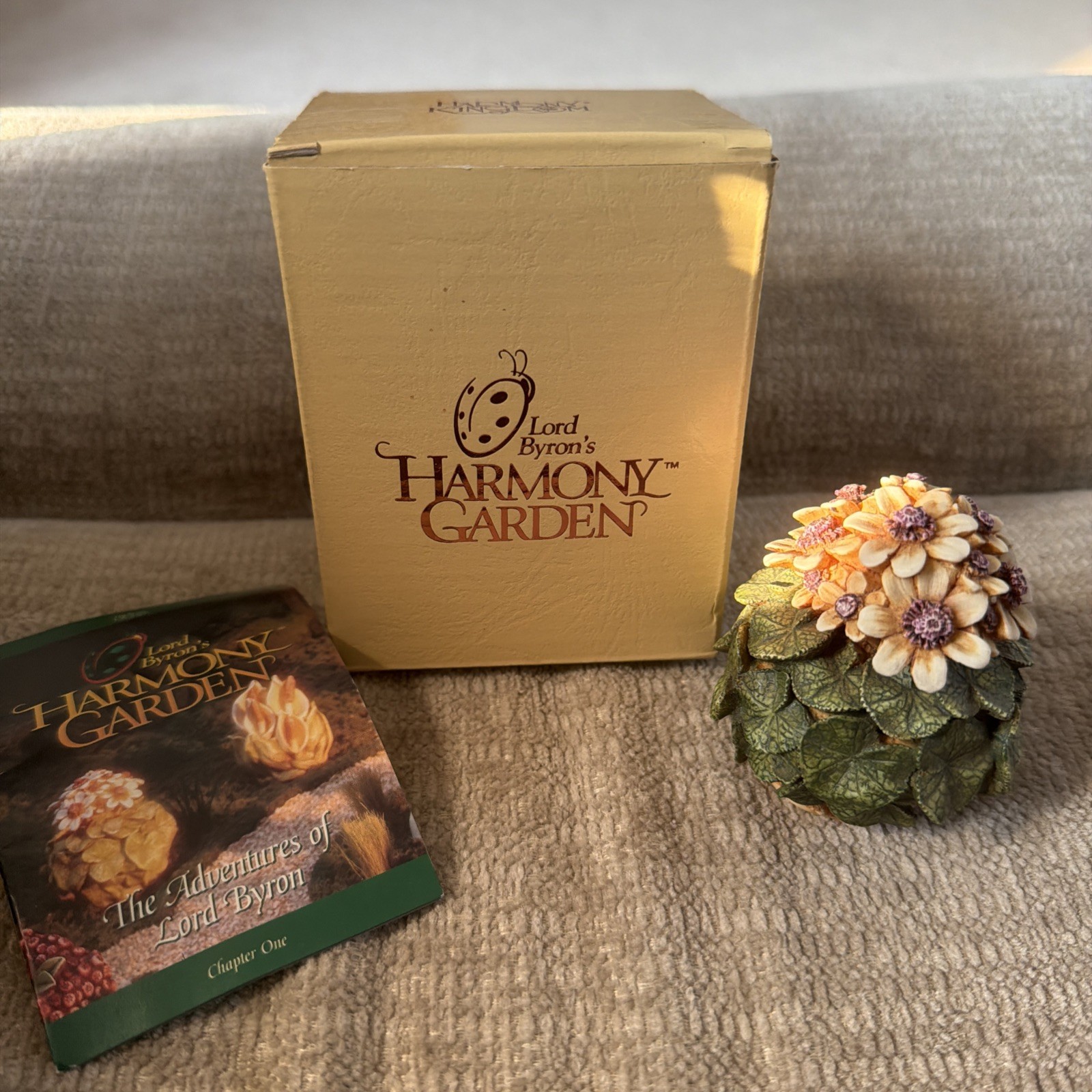 Harmony Kingdom Garden box HGMM “Marsh Marigold” ladybug Lord Byron 1997-1999